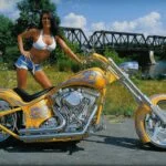 Moteras en bikini