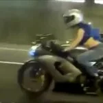 Chicas guapas en moto (2016)