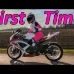 Chicas por primera vez en moto