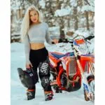 LAS CHICAS DEL MOVIMIENTO SON IMPRESIONANTES Motociclistas más calientes, chicas motociclistas, chicas motociclistas, chicas motociclistas, superbikes