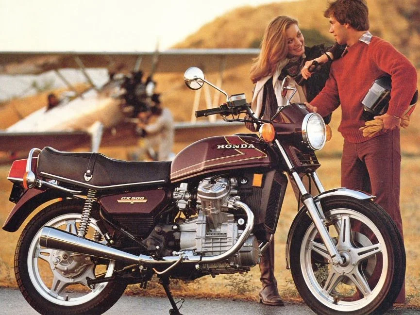 La mejor moto que a los australianos les encanta odiar 18 Portada del folleto de ventas para una motocicleta Honda CX500 de finales de la década de 1970