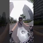 Chicas en bicicleta, chica en motocicleta # 309