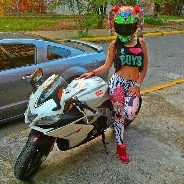 Explorando el poder de los motociclistas en fotos