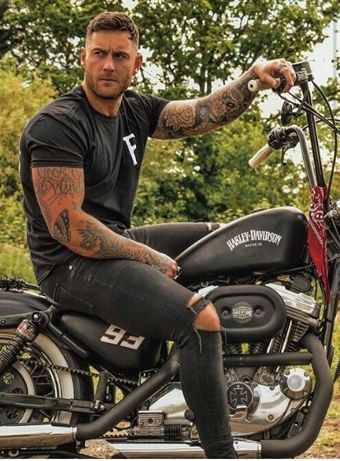 Explorando el poder de los motociclistas en fotos