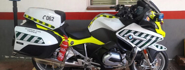 Los consejos de la Guardia Civil para levantar una moto: así­ alzan una BMW RT de casi 300 kilos sin esfuerzo