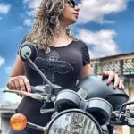 Chica motera del martes 17 octubre
