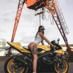 Chica motera del martes 31 octubre