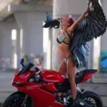 Chica motera del 29 noviembre