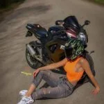 Chica motera del lunes 01 enero