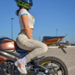 Chica motera del martes 09 enero