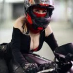 Chica motera del 06 marzo