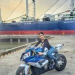 Chica motera del 12 junio
