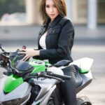 Chica motera del jueves 13 junio