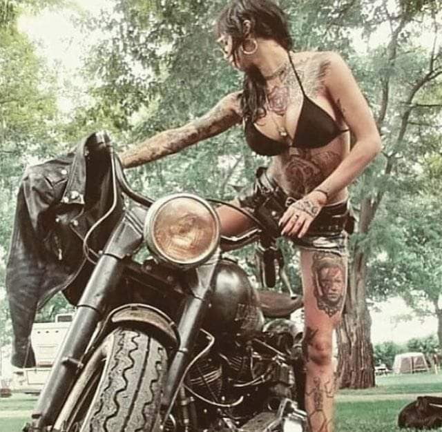 Chica motera del jueves 25 julio