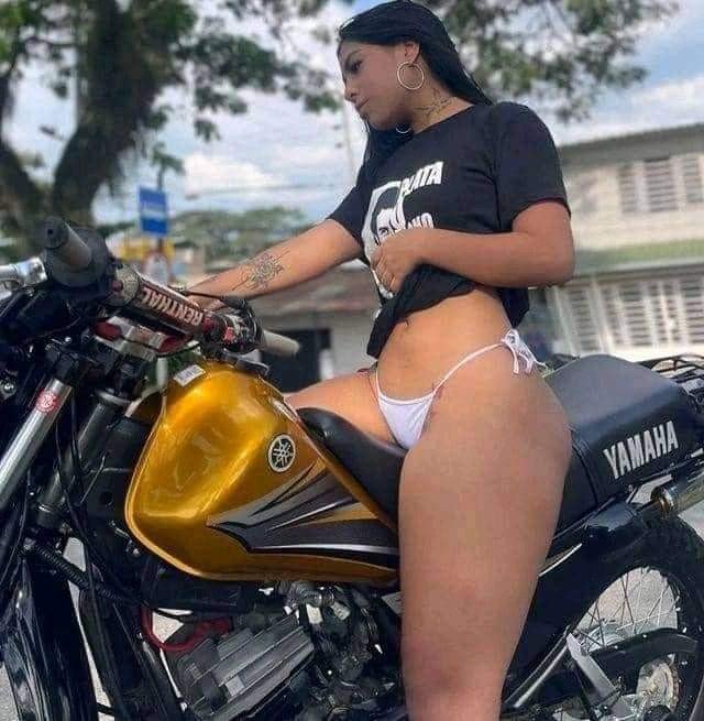 Chica motera del 24 agosto