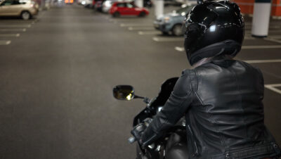 6 Consejos para conducir una moto por ciudad con seguridad
