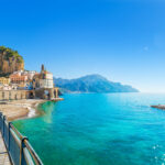 Explora la Costa de Amalfi en moto: un viaje inolvidable