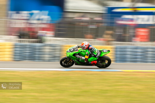 Team Kawasaki Webike Trickstar en el podio de motocicleta de 24 horas 2025