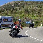 Equipamiento esencial para viajar en moto de forma segura