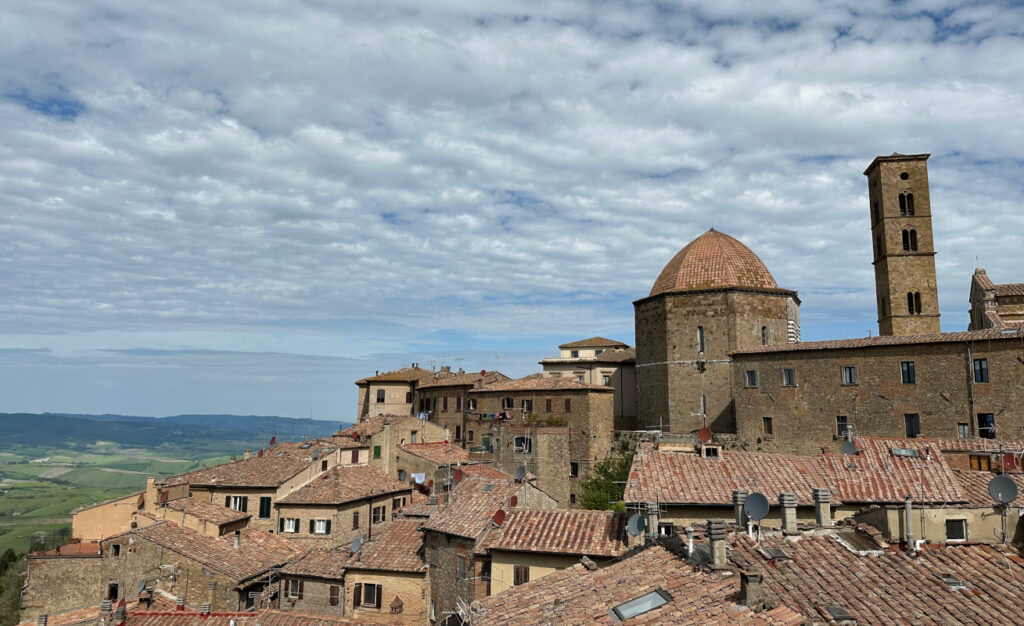 Toscana por moto: Volterra y San Gimignano