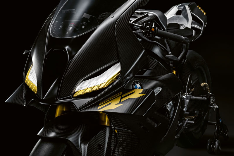 Calle: BMW Motorrad dio a conocer el concepto RR durante la competencia de elegancia de la Villa d'Este, en el lago Côme