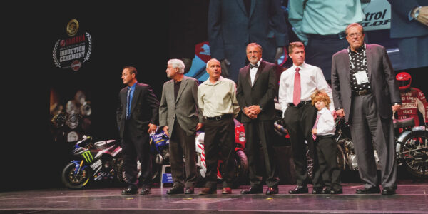 El Salón de la Fama de la Motocicleta de AMA y el ex CEO de Harley-Davidson, Richard Teerlink