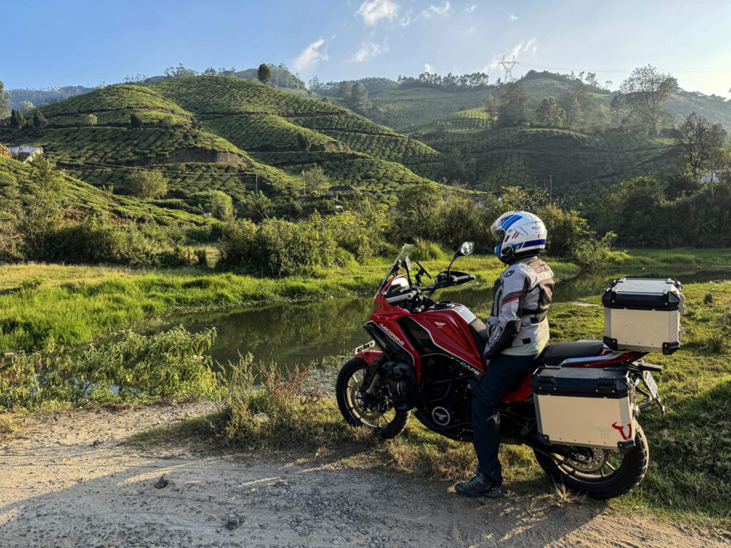 Entre el caos, la espiritualidad y las maravillas: un viaje hacia el sur de la India montando una motocicleta
