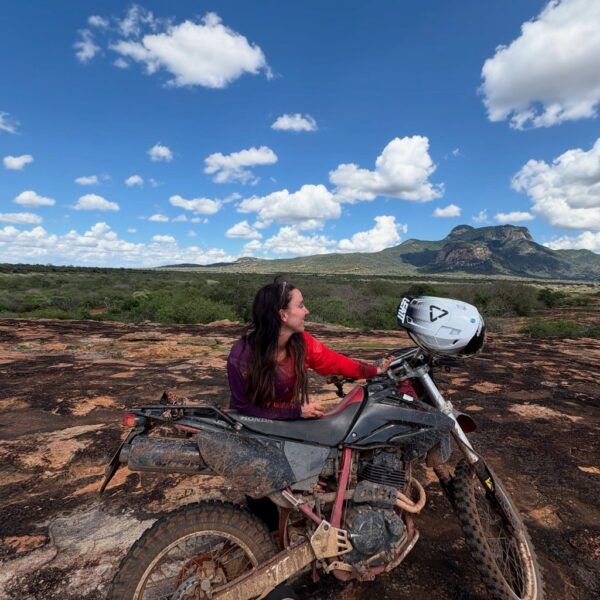 Motocicleta a través de Kenia: una aventura inolvidable fuera de la carretera