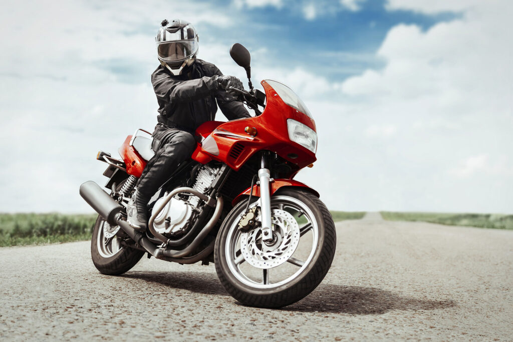 Posición de conducción en motocicleta: guía y consejos