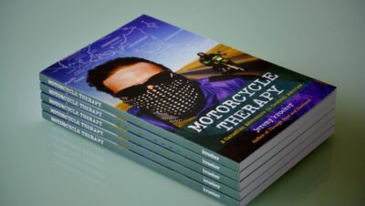 Revisión del libro / Terapia de motocicletas: un viaje centroamericano en un KLR