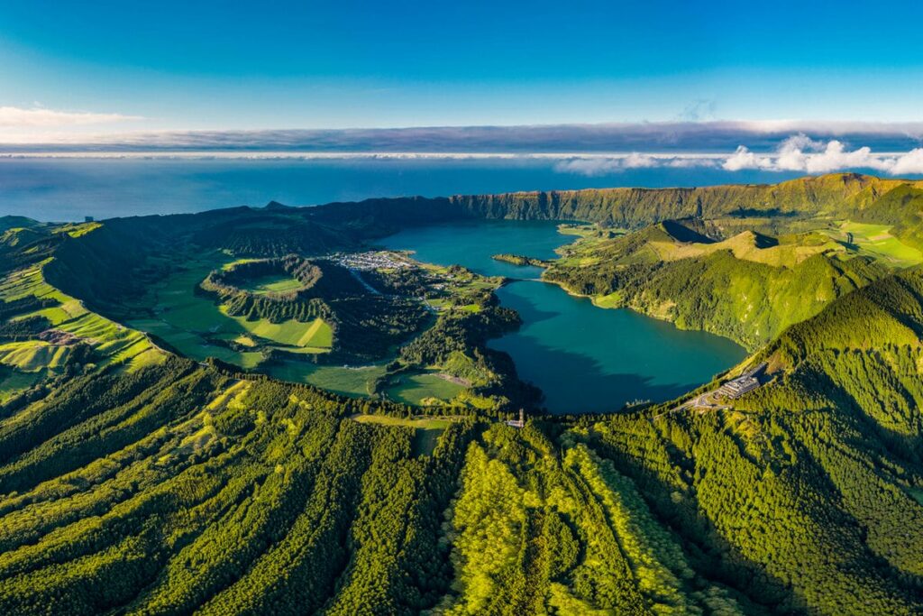 Un viaje entre la belleza natural y la cultura local del archipiélago-paradiso de los motociclistas
