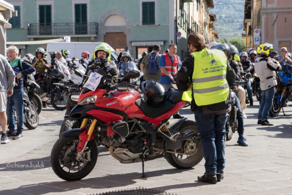 XV motos. Tres días de movimiento, en compañía, para algo más grande ~ las esposas mc