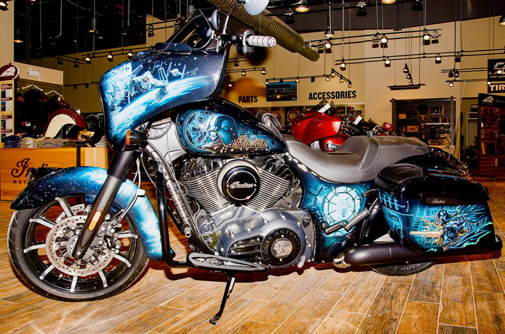 Arte de motocicleta en movimiento: Transforme su viaje con pintura de aerógrafo