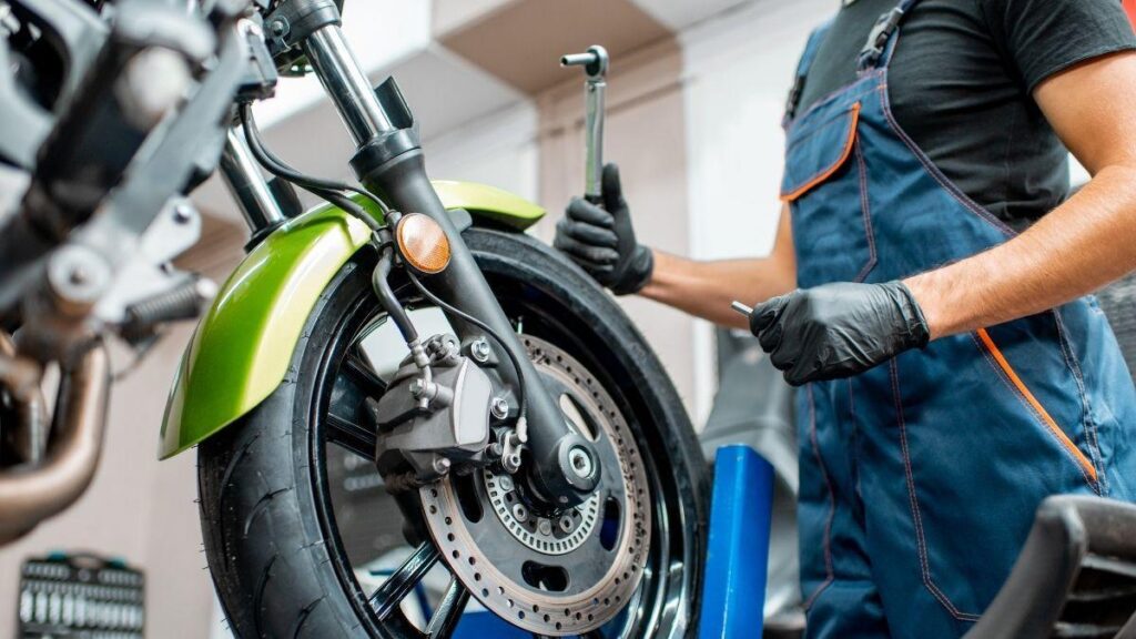 Cómo Preparar tu Moto para Salidas de Verano
