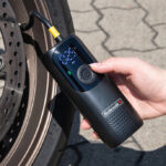 Bomba de aire Rothewald: compacta y portátil para motociclistas