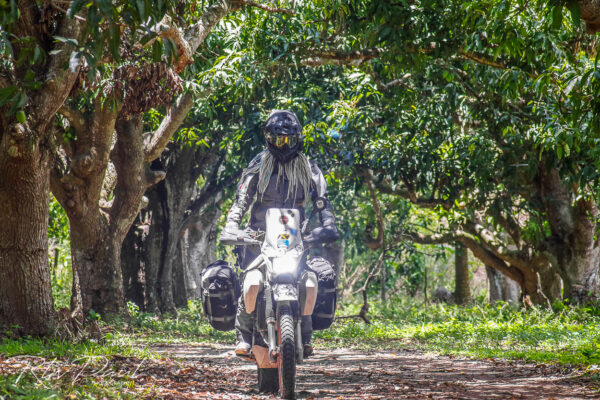 Consejos de viaje de motocicletas en solitario // Mujeres ADV Riders