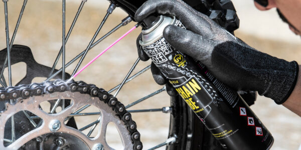 Guía de lubricación de la cadena de motocicletas