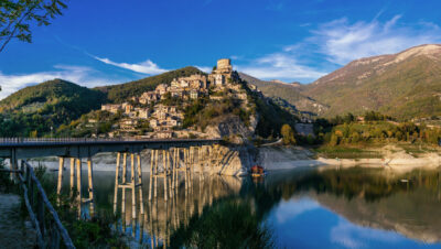 Lake Turano por moto: entre curvas y pueblos