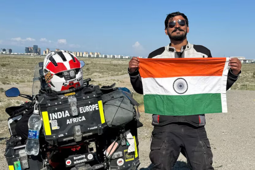 "Ni en Irán ni Kazajistán". Invirtió toda su fortuna en dar la vuelta al mundo en moto, y cuando iba a acabarla, le robaron todo lo que tenía en Reino Unido