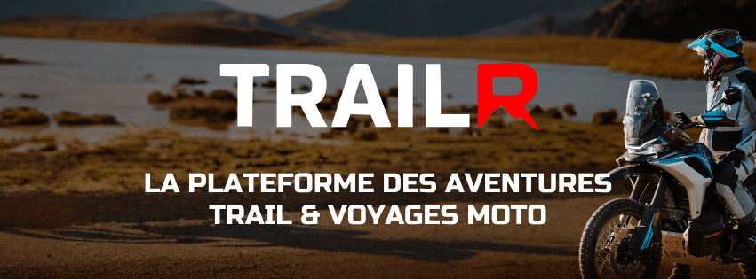 La plataforma de aventuras de viaje de senderos y motocicletas