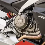 Partes esenciales de la moto que toda mujer motera debe conocer