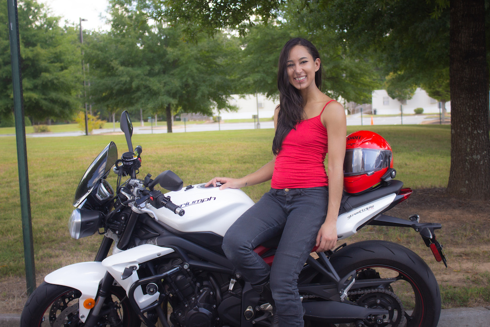 Conoce a Carolyn, también conocido como 'Doodle on a Motorcycle'