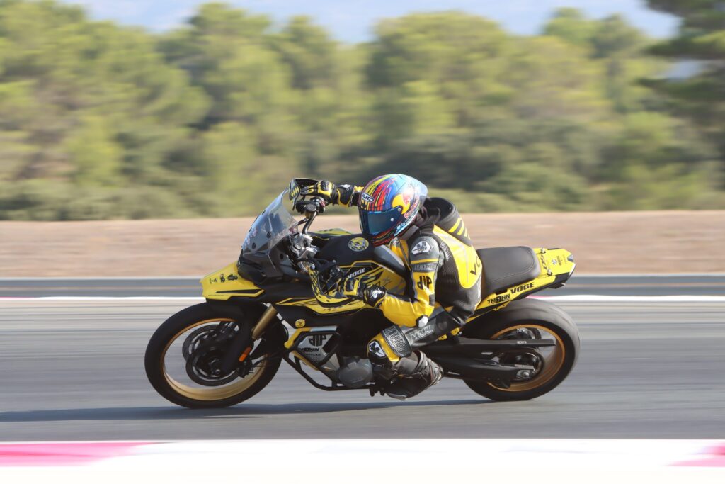 ¡Voge en Bol d'Ol 2025: 10 motocicletas en la línea de partida y un soporte gigante de 150 m²!