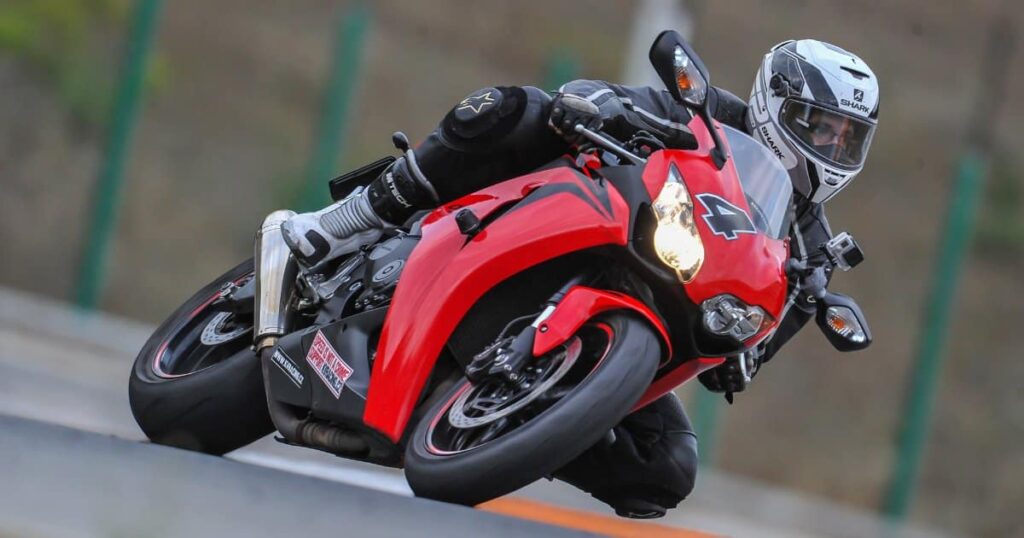 Regulaciones de envío de motocicletas: combustible versus bicicletas eléctricas