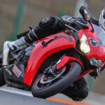 Regulaciones de envío de motocicletas: combustible vs eléctricas