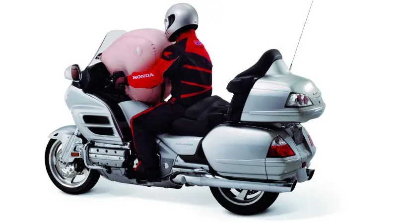 Cómo elegir equipo de seguridad que salve vidas para conducir una motocicleta que realmente funcione