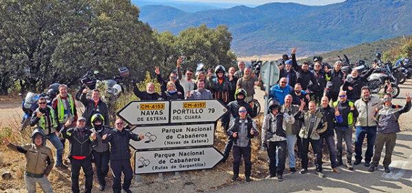 Destino Cabañeros con la Asociación Española de Mototurismo • MOTOVIAJEROS / Revista de viajes y rutas en moto