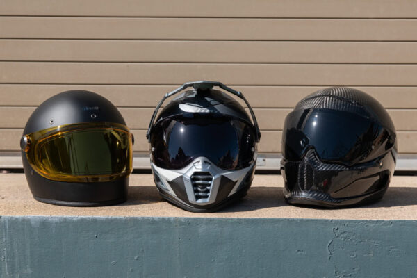 Casco de moto de diseño: retro, futurista y minimalista