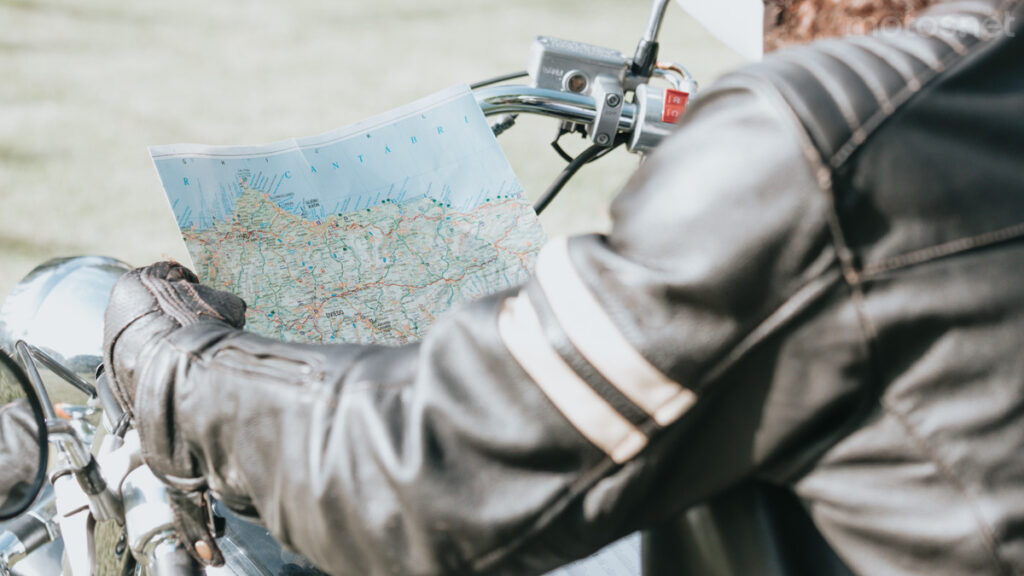 La mejores rutas en moto para disfrutar en otoño en España