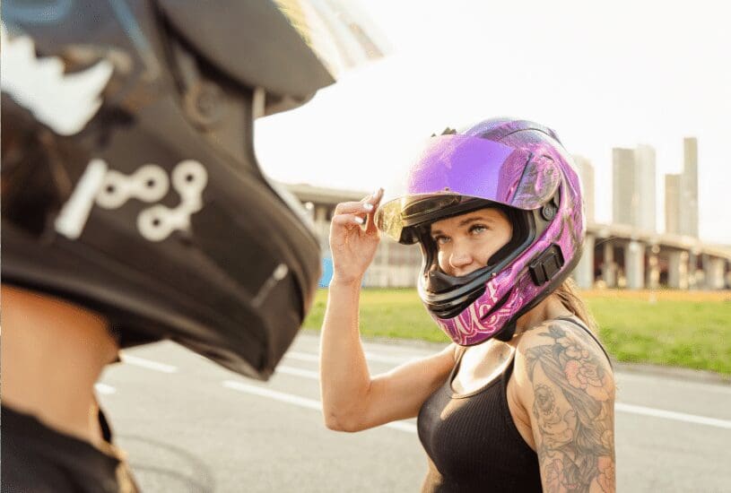 ¿Florida tiene una ley de casco para motocicletas?